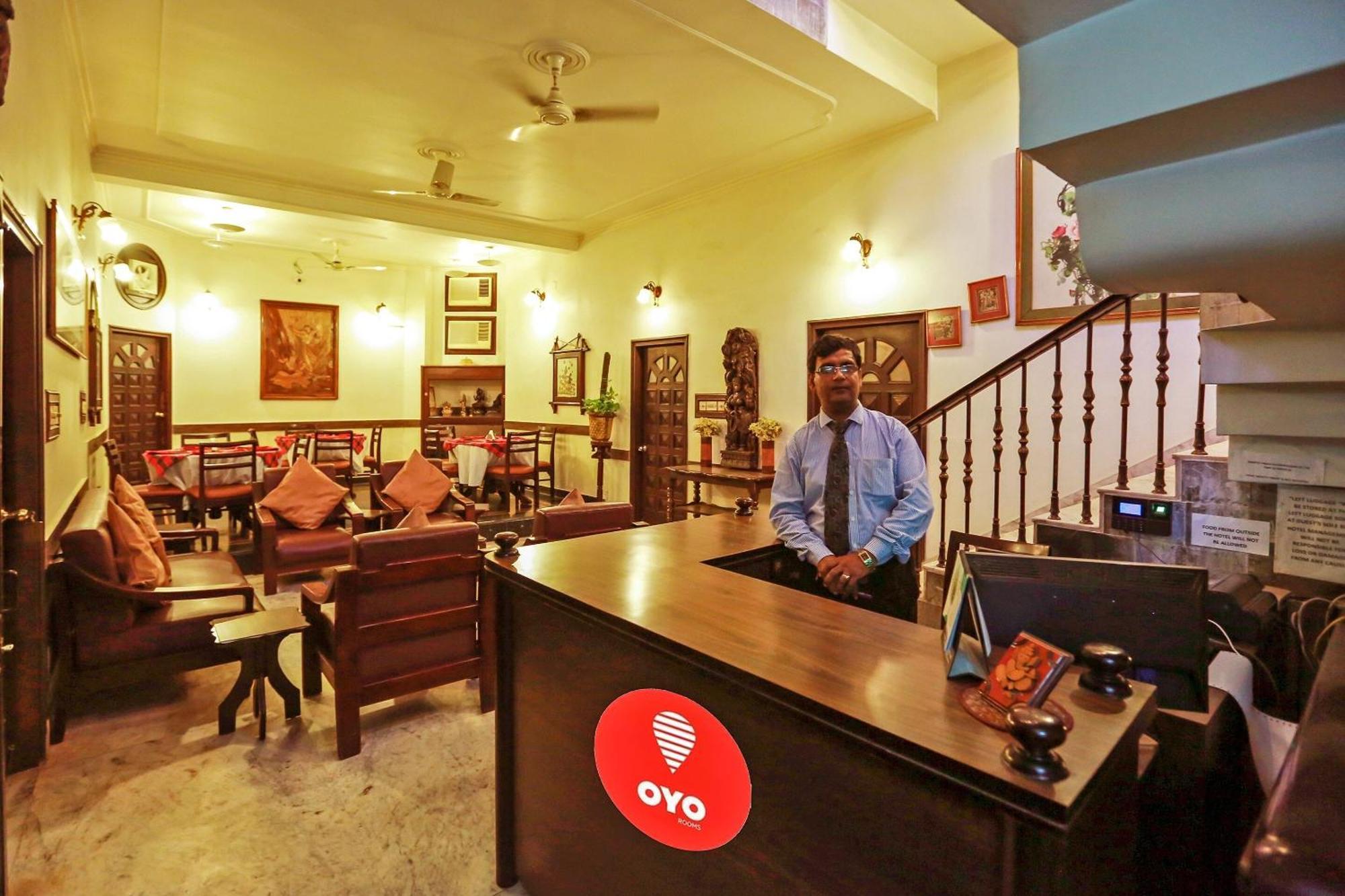 Oyo 8844 Meadows Inn Chinhat Exterior foto