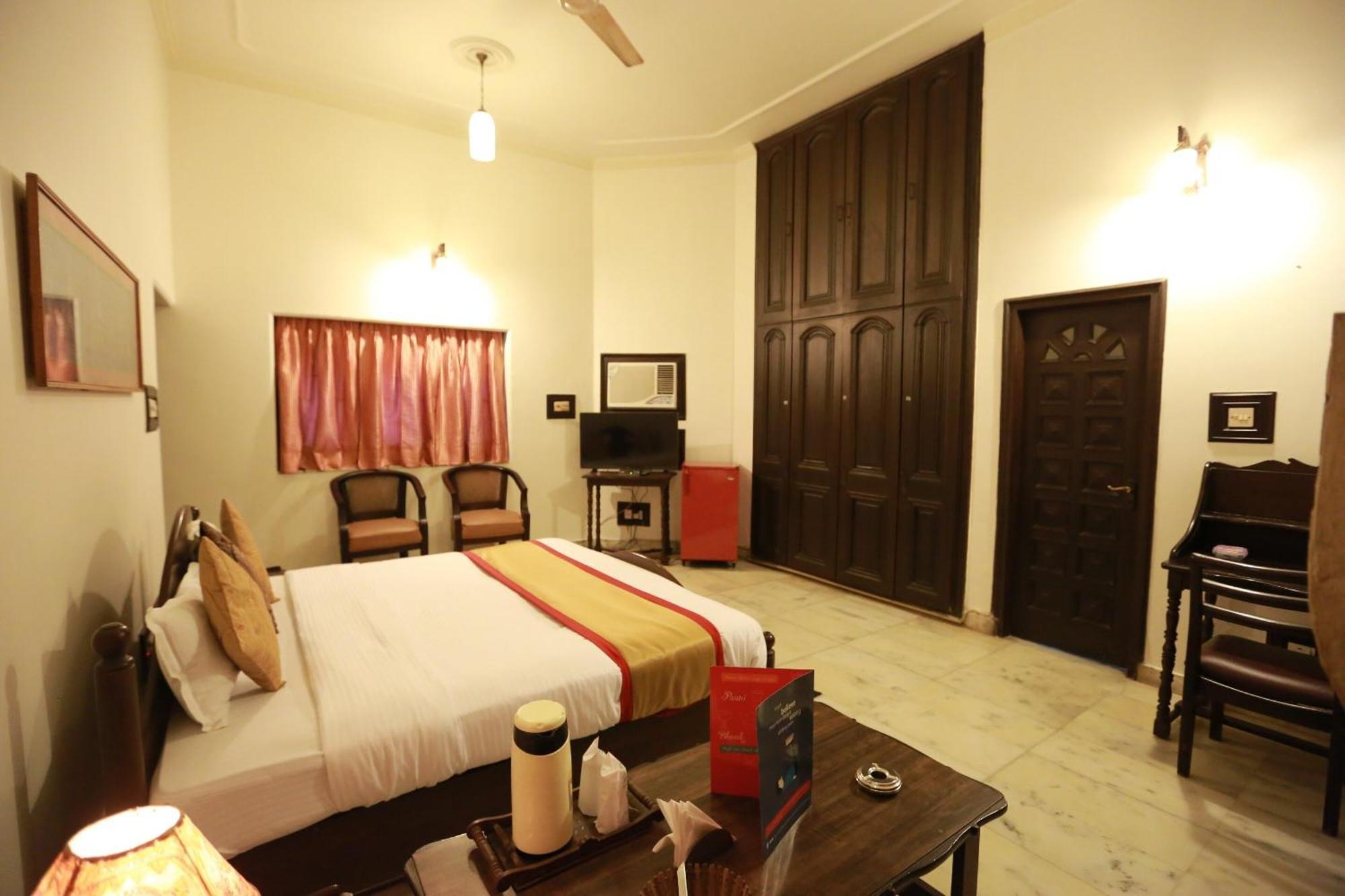 Oyo 8844 Meadows Inn Chinhat Exterior foto