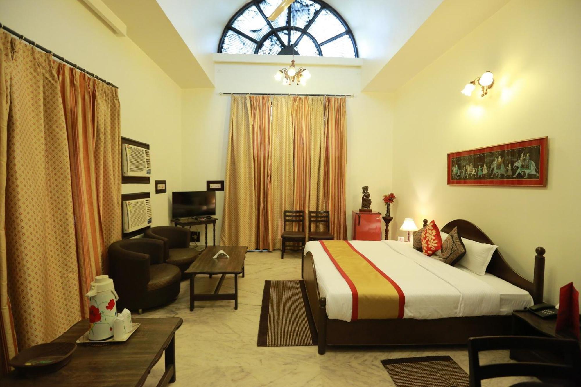 Oyo 8844 Meadows Inn Chinhat Exterior foto